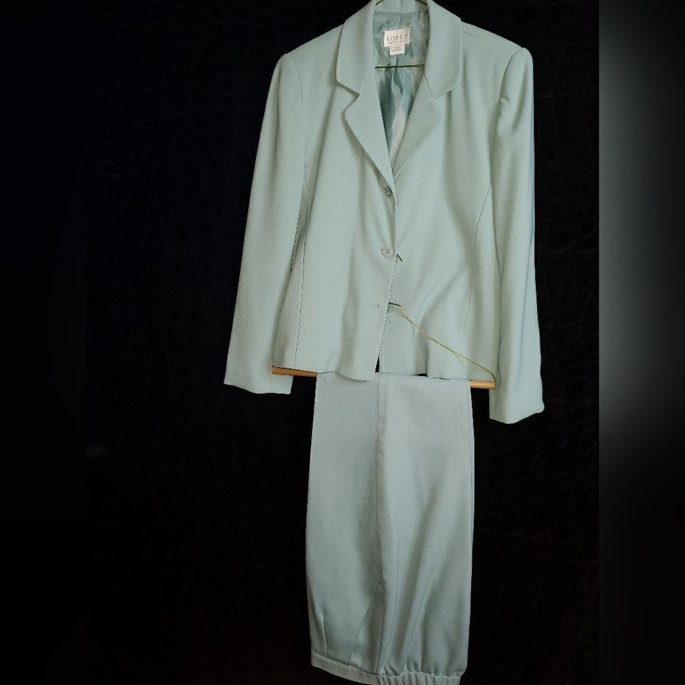 Koret Blazer Size 10p & pants size 12p excellent condition